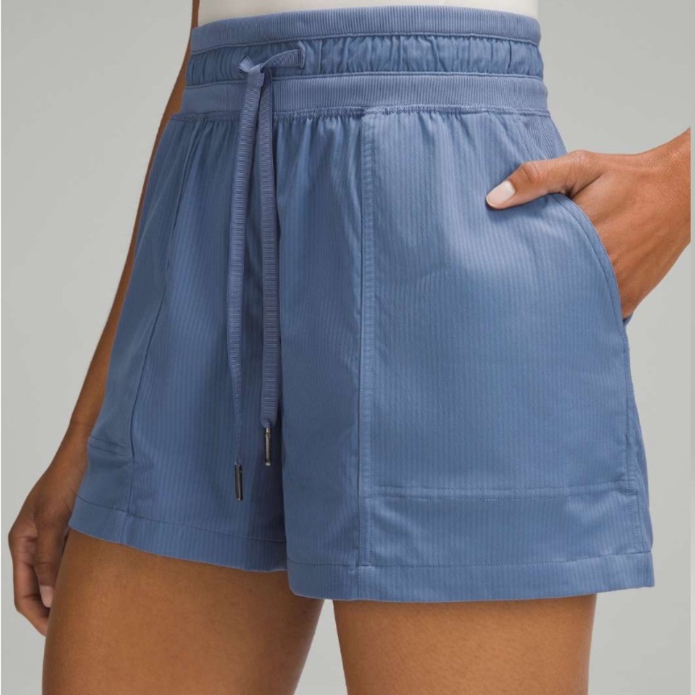 Lululemon Dance Studio High-Rise Short 3.5"/NWT/Size-4/Oasis Blue